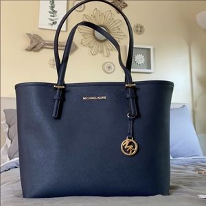 ❄️NEW Michael Kors Tote Purse
